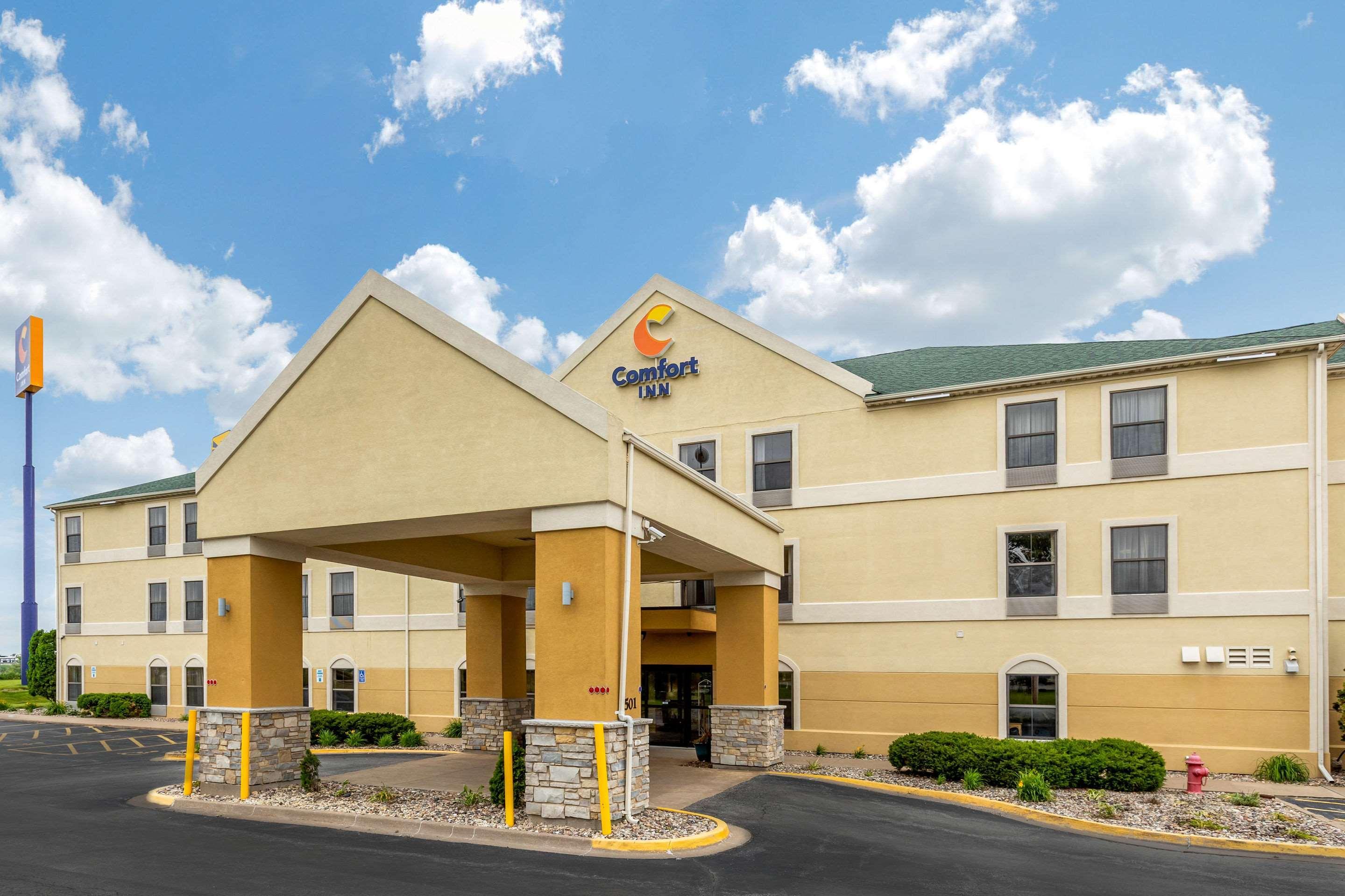 Comfort Inn Walcott Near Davenport Экстерьер фото